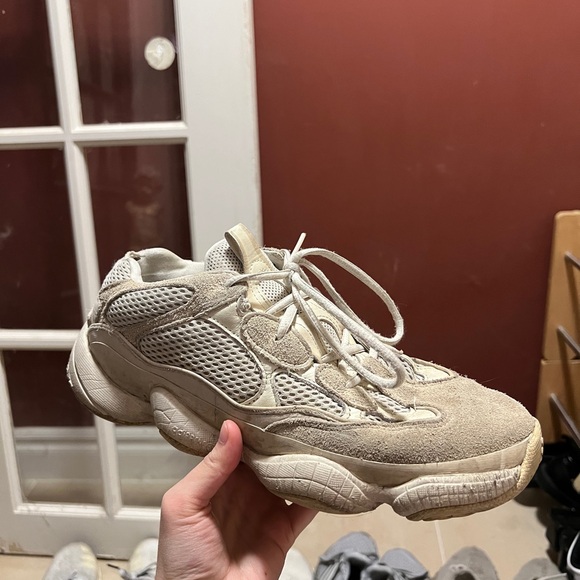 Yeezy 500 Sneakers - Picture 2 of 6